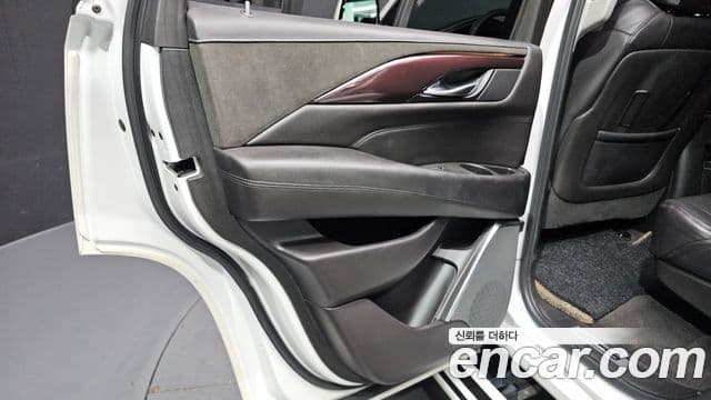 Cadillac Escalade 2020 — Photo 23/34