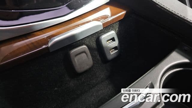 Cadillac Escalade 2020 — Photo 32/34