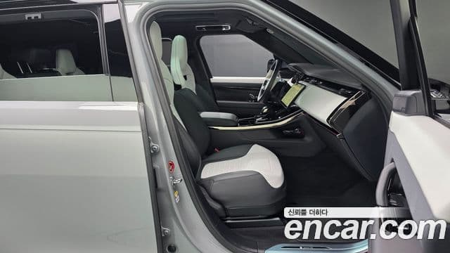 Land Rover Range Rover Sport 2025 — Фото 11/20