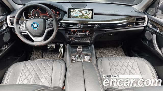 BMW X6 2018 — Photo 8/20