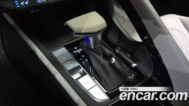 Hyundai The New Avante Hybrid 2022 — ფოტო 22/34