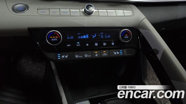 Hyundai The New Avante Hybrid 2022 — ფოტო 17/34