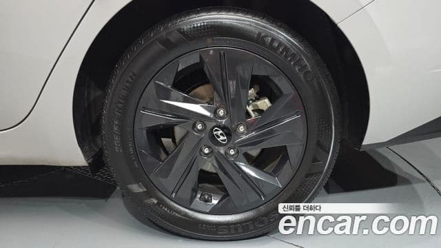 Hyundai The New Avante Hybrid 2022 — ფოტო 19/34