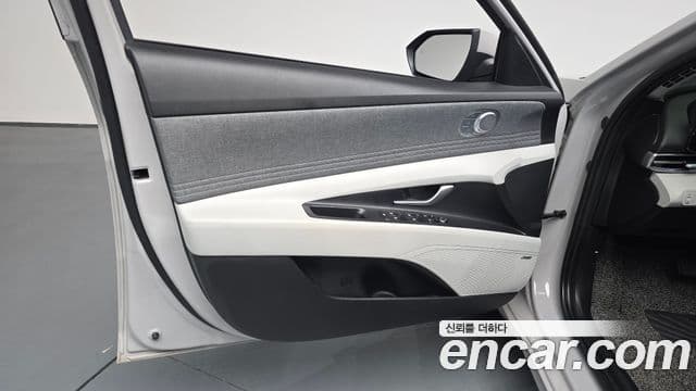 Hyundai The New Avante Hybrid 2022 — ფოტო 18/34