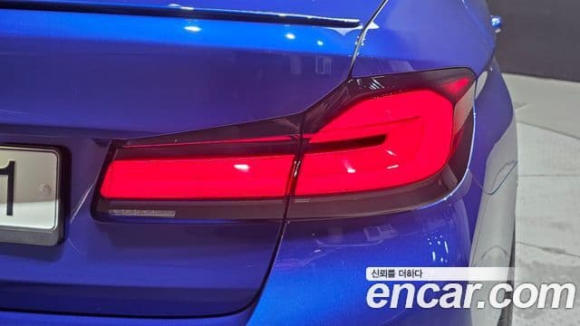 BMW M5 2019 — Şəkil 22/32