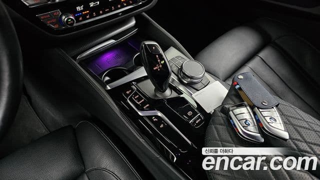 BMW 5 Series 2023 — ფოტო 30/31