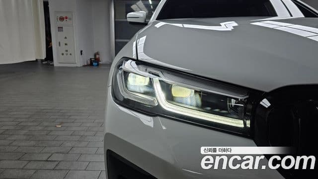 BMW 5 Series 2023 — ფოტო 23/31