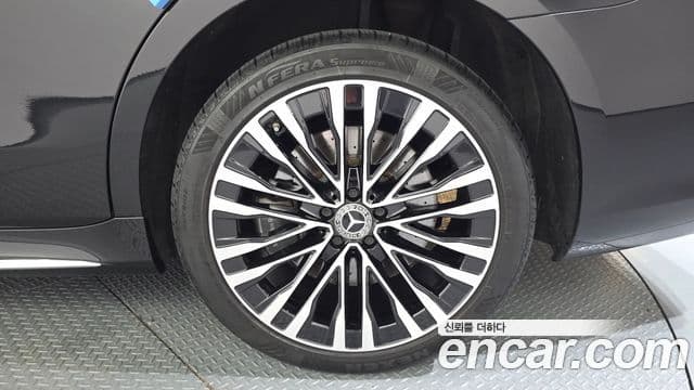 Mercedes-Benz S-Class 2021 — ფოტო 28/33