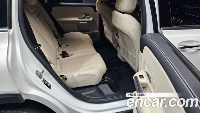 Mercedes-Benz GLB-Class 2024 — Фото 11/20