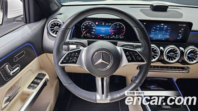 Mercedes-Benz GLB-Class 2024 — Фото 15/20