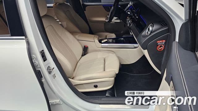 Mercedes-Benz GLB-Class 2024 — ფოტო 32/34