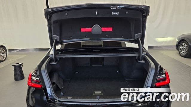 BMW 7 Series 2021 — Photo 36/39