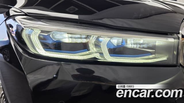 BMW 7 Series 2021 — Photo 18/39