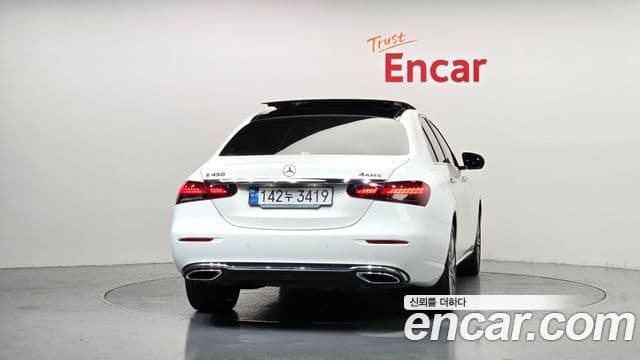 Mercedes-Benz E-Class 2022 — Şəkil 8/20