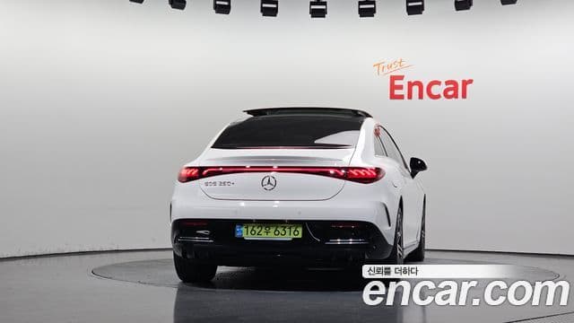 Mercedes-Benz EQE 2024 — ფოტო 24/30