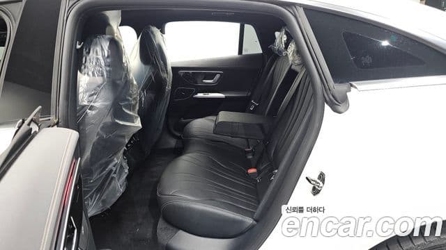 Mercedes-Benz EQE 2024 — ფოტო 30/30