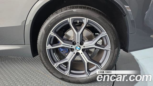 BMW X5 2025 — Photo 32/36