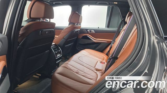 BMW X5 2025 — Photo 11/36