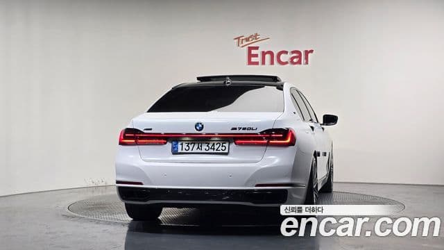 BMW 7 Series 2019 — ფოტო 28/34