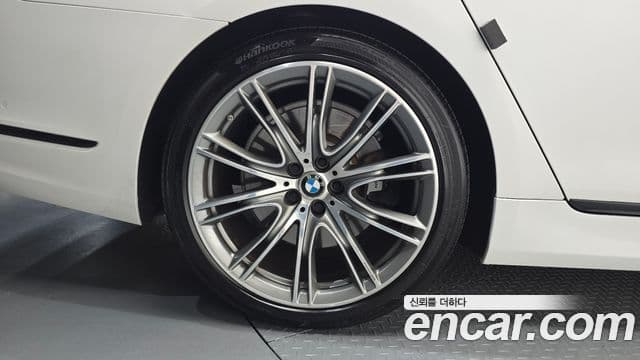 BMW 7 Series 2019 — ფოტო 33/34
