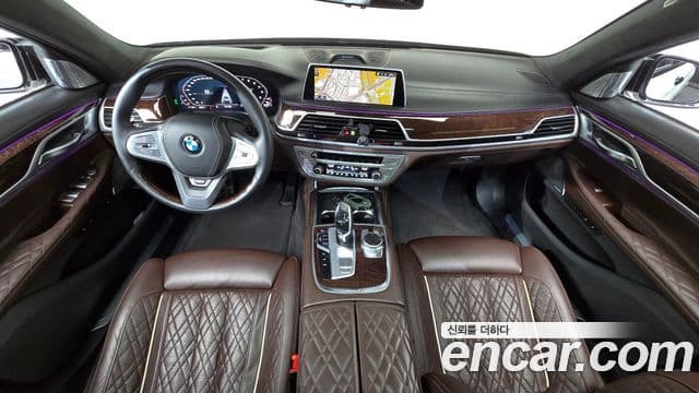 BMW 7 Series 2019 — ფოტო 8/34