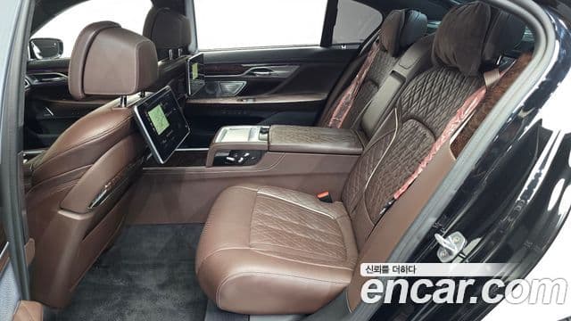 BMW 7 Series 2019 — ფოტო 20/34
