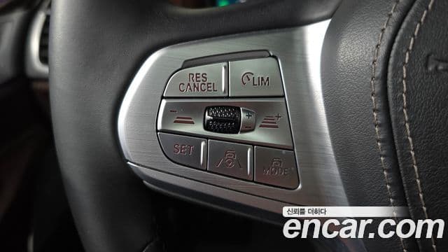 BMW 7 Series 2019 — ფოტო 15/34