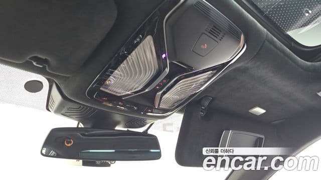 BMW 7 Series 2019 — ფოტო 13/34