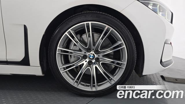 BMW 7 Series 2019 — ფოტო 25/34