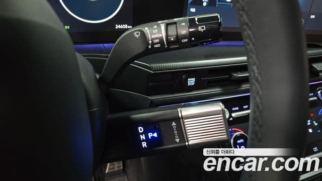 Hyundai Santa Fe 2024 — Photo 30/34