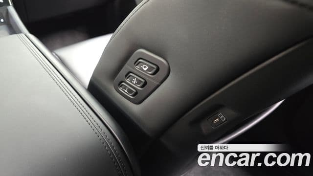 Hyundai Santa Fe 2024 — Photo 17/34