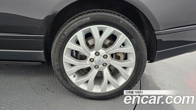 Land Rover Range Rover 2021 — Photo 14/37