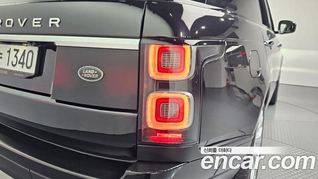 Land Rover Range Rover 2021 — Photo 18/37