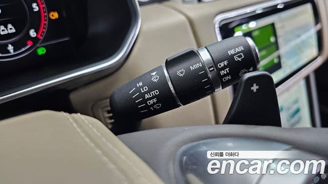 Land Rover Range Rover 2021 — Photo 2/37
