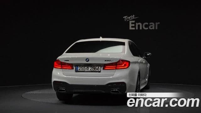 BMW 5 Series 2020 — Şəkil 16/33