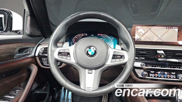BMW 5 Series 2020 — Şəkil 12/33