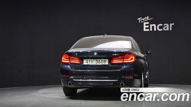 BMW 5 Series 2018 — Şəkil 2/20