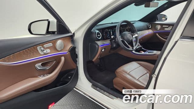 Mercedes-Benz E-Class 2023 — Şəkil 13/20