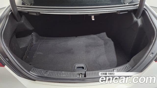 Mercedes-Benz E-Class 2023 — Şəkil 19/20