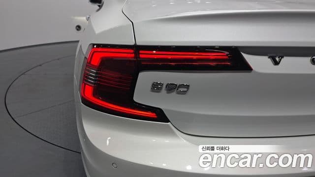 Volvo S90 2021 — Şəkil 13/33