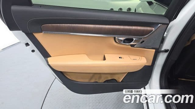 Volvo S90 2021 — Şəkil 27/33