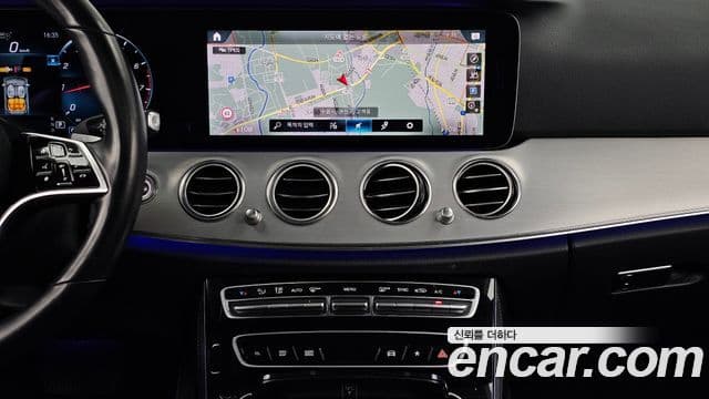 Mercedes-Benz E-Class 2021 — Фото 14/20