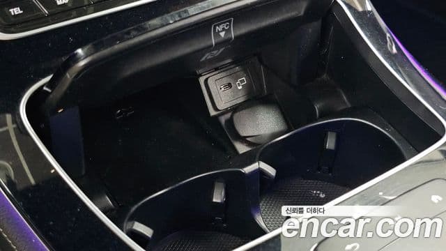 Mercedes-Benz E-Class 2021 — ფოტო 30/35
