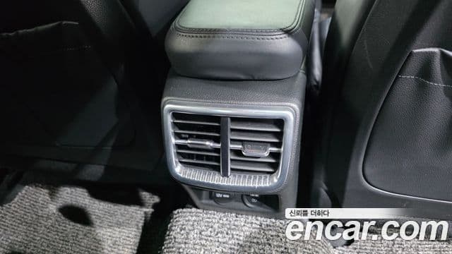 Kia K5 2023 — Şəkil 17/36