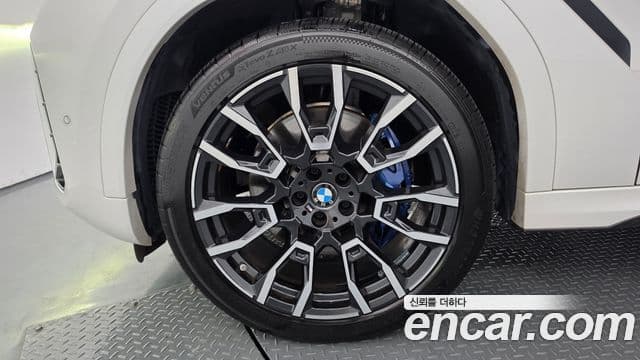 BMW X6 2023 — Photo 2/20