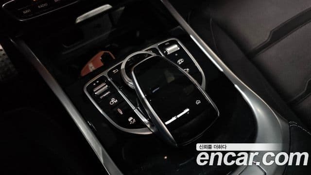 Mercedes-Benz G-Class 2021 — Photo 19/33