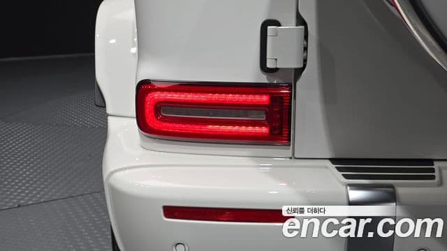 Mercedes-Benz G-Class 2021 — Photo 2/33