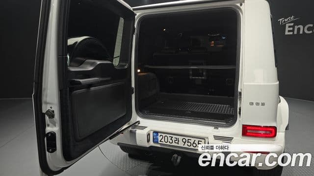 Mercedes-Benz G-Class 2021 — Photo 27/33