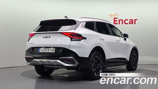 Kia Sportage 2022 — Фото 2/20