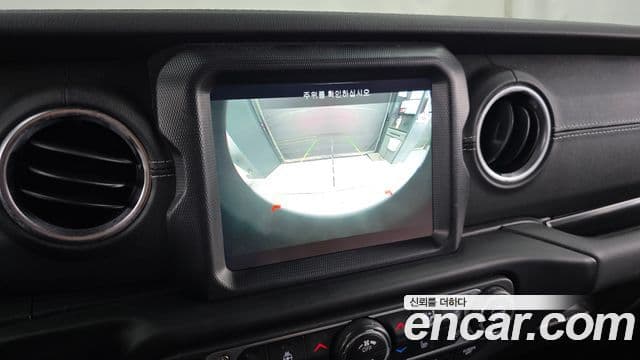 Jeep Wrangler 2021 — Photo 17/20